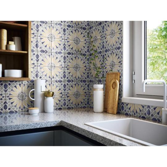 kuchyna kuchyna kupelna obklad sprchovy kut obklad kupelna lameridiana maroko modry zlty slnko mediteran geometricky pastelovy maly.jpg